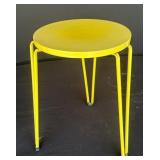 Small metal plant stand 17 inch tall
