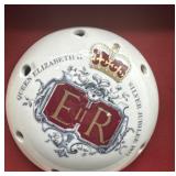 Queen Elizabeth Elizabeth silver Jubilee in case