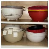 Vintage Tupperware/plastic bowls
