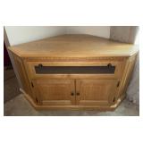 Oak corner TV cabinet nice 54' w