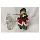 2016 Annalee Dolls 10" Caroler w Tag