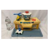 Vintage Fisher Price Little People Airport #933