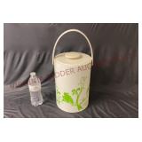 Mid Century Frogs on Plants Vinyl Ice Bucket