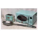 Retro By Nostalgia Microwave & Toaster +Spoon