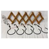 Accordion Fold Peg Rack & Metal Plant Hangers