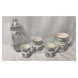 Vintage Royal Sealy Heritage Measuring Set