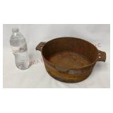 Vintage / Antique Cast Iron Hammered Dutch Oven