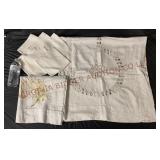 Vintage Fabric Tablecloths & Napkins