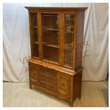 Vtg French Provincial Style China Cabinet Hutch