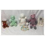 Vintage Hand Made Crochet Bears & Pattern