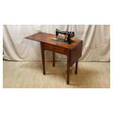 1930s Singer Sewing Machine w Cabinet