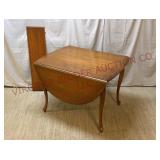 Vintage Queen Anne Cabriole Leg Dining Table wLeaf