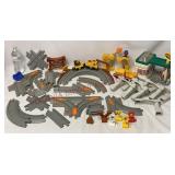 Fisher Price Geo Trax Construction Gas Station Lot