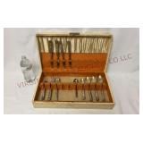 1847 Rogers Bros "Eternally Yours" Flatware Set