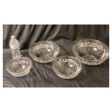 Pyrex Colonial Mist Nesting Mixing Bowls Set of 4