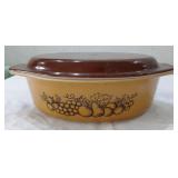 PYREX Old Orchard large deep casserole dish w lid