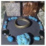 Vintage jewelry necklace bracelet & 2 compacts