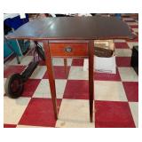 Antique mahogany drop leaf pembroke table