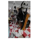 Collection of Halloween decorations & bedpans