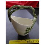 Hull Pottery TOKAY basket circa 1959
