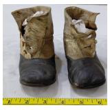 c1900 Victorian leather button up child's shoes