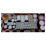 Primitive wooden kitchen mixing bowl & 20 doilies