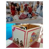 Vintage Christmas toy box +12 porcelain dolls