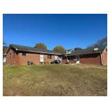 Triplex located at 311 Woodward St (J13W 109)