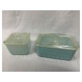 2 Pyrex Containers W/ Tops