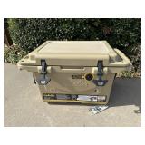 Nice Cabela's 40 Qt. Heavily Insulated Cooler