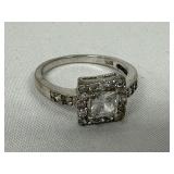 Beautiful Sterlng Silver & Stone Ring - Size 5.5