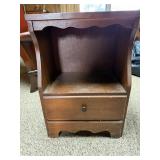 Small Side Table W Dovetail Drawer