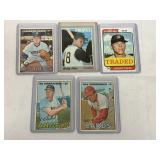 Lot of Vintage Collectible Baseball Cards