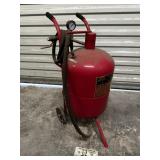 Central Pneumatic 40 Lb Abrtasian Blaster
