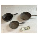 3 Cast Iron Skillets / Frying Pans