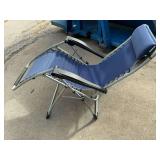 Folding lounge chair