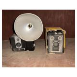 Brownie Hawkeye and Brownie Target Six-Twenty with original box (rough condition)