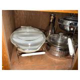 Expandable trivet, casserole dish with trivet, etc.