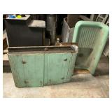 Standard Sanitary MFG Co. Cast iron sink with front support