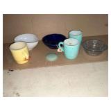 Fire King, bowl with lid, cups
