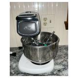 Oster stand mixer with stainless bowl and accessories