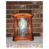 Bulova mantel clock, 11" T