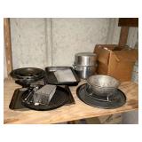 Assortment of kitchen items