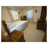 Bedroom set, queen bed, dresser, chest of drawers