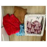 Periea zippered tote of fleece blankets