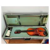 KisoSuzuki Violin Co. Ltd. Violin in hard case, Marked Anno 1972, 4/4, No. 7