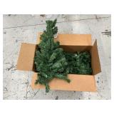 Box of tear drop wreath forms