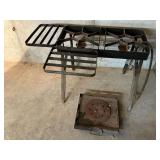 Propane 2-burner cooker, 2 side shelves and griddle