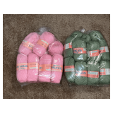 Reynolds Versailles yarn, 90% wool & 10% Vinyon.