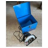 Skil 7 1/4' circular saw in case